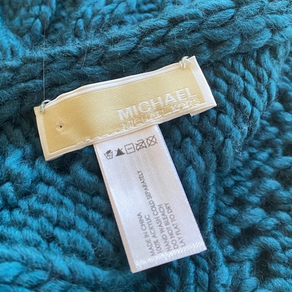 MICHAEL Michael Kors Cable Knit Scarf - Picture 6 of 13